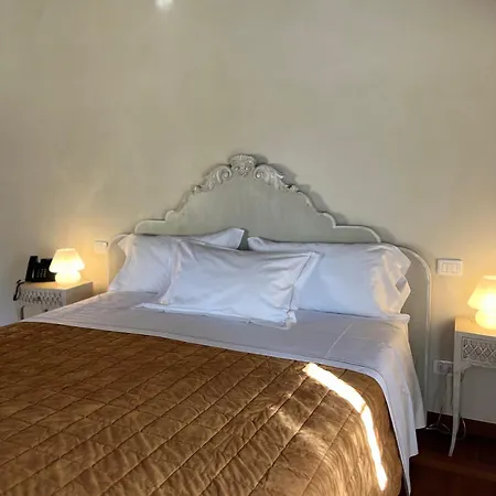 Hotel Donna Lucia-2